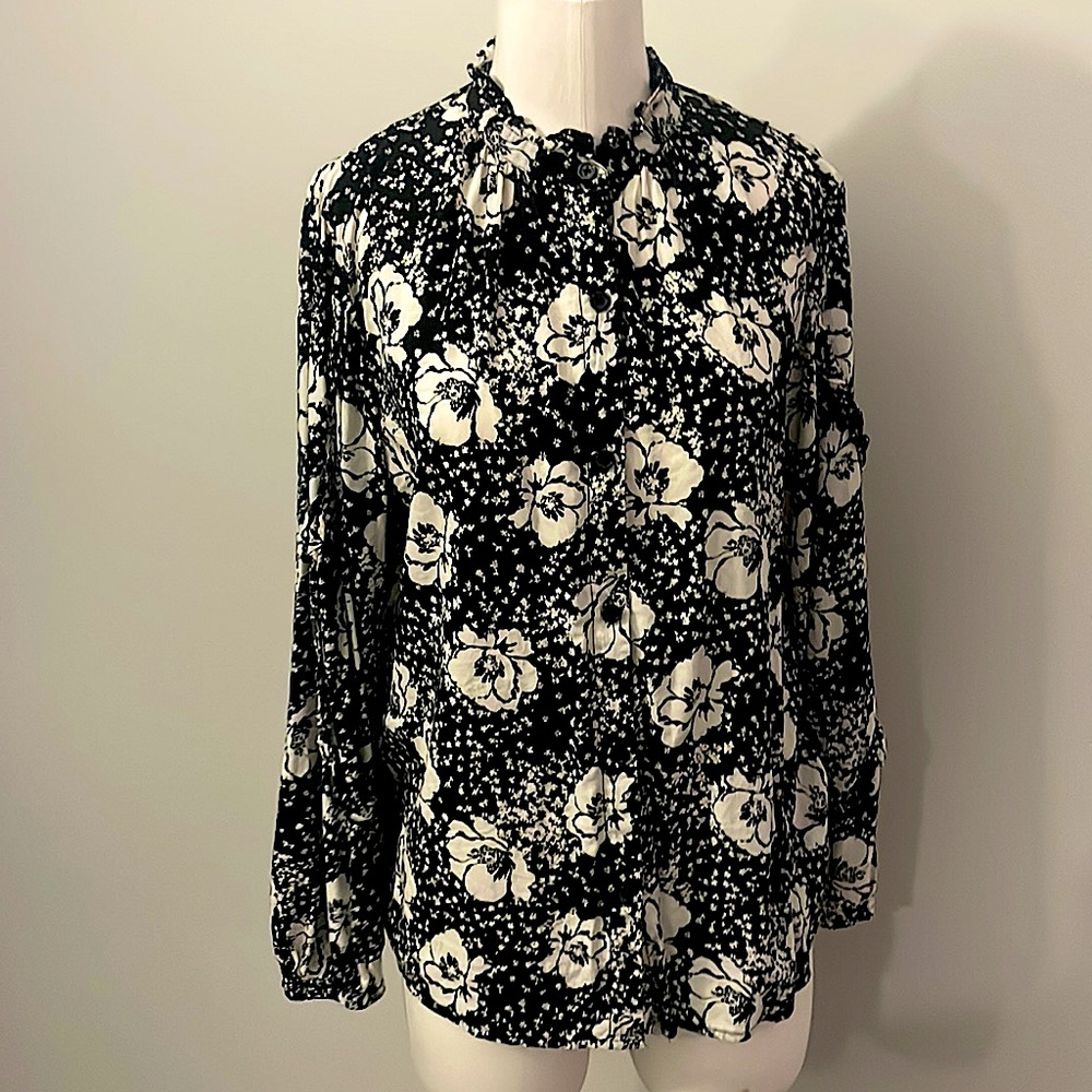 Cute blouse